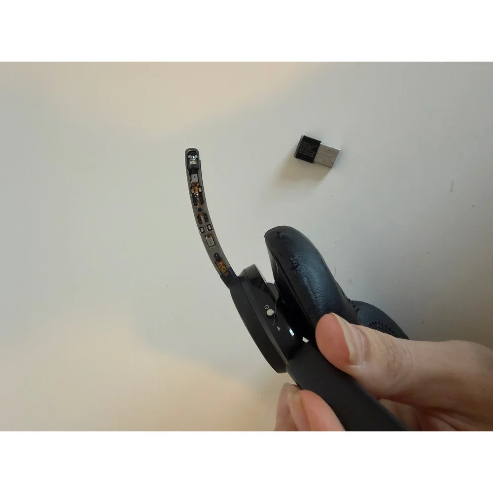 Plantronics Voyager Focus UC B825 Wireless Bluetooth Headset with USB Dongle